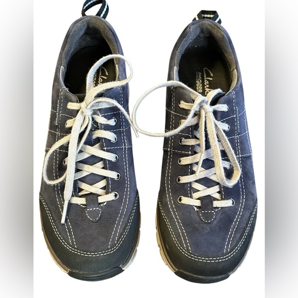 Clarks women’s waterproof WaveWalk outdoor casual shoes - Picture 1 of 7